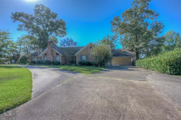 Minden, LA 71055,1008 Ridgewood Circle