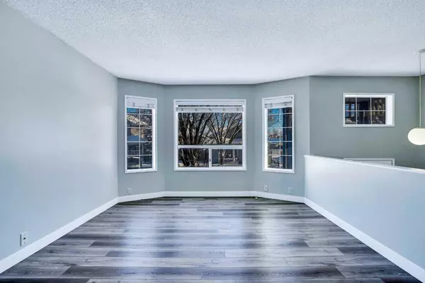 Calgary, AB T3J 3M3,178 Martinridge CRES NE