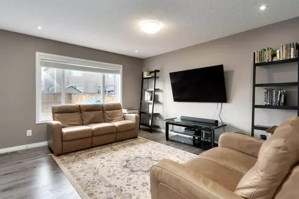 Airdrie, AB T4B 4E9,196 Windford PARK SW