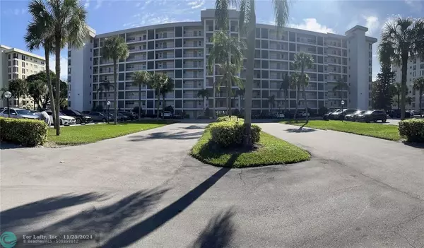 Pompano Beach, FL 33069,3100 N Palm Aire Dr  #304