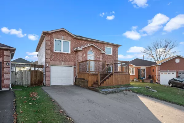 9 Waddington CRES, Barrie, ON L4N 8C8