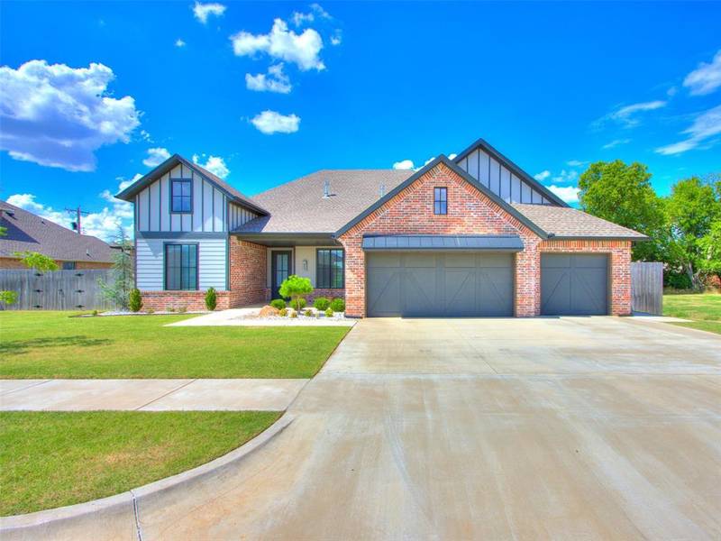 3701 Bridge Wood Lane, Mustang, OK 73179