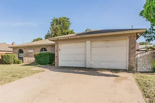 Fort Worth, TX 76133,2705 Amber Drive S