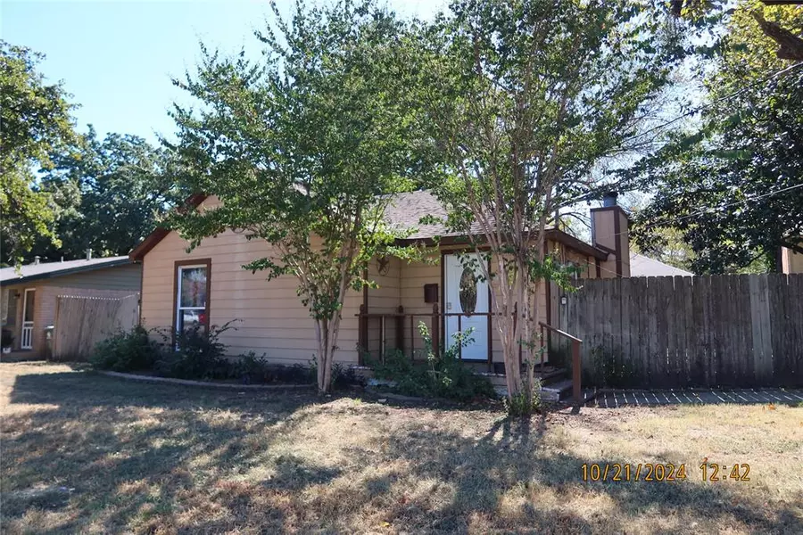 916 W Sanford Street, Arlington, TX 76012