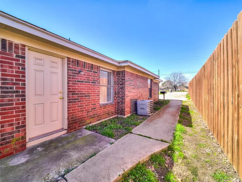 209 S Beverly Street #A, Crowley, TX 76036