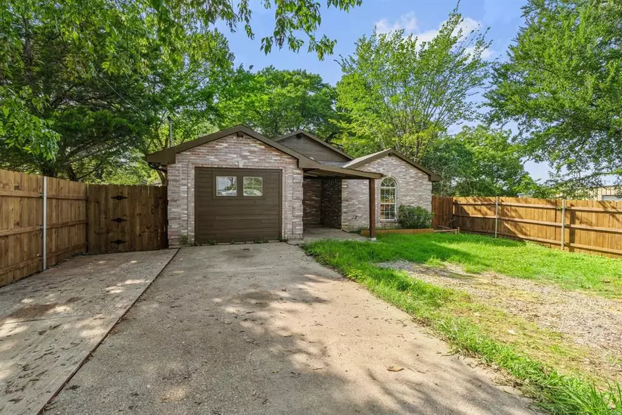 313 Flowers Avenue, Dallas, TX 75211