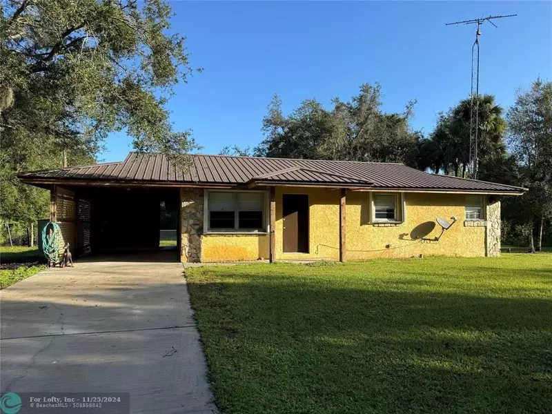 6835 NE 7th St, Okeechobee, FL 34974