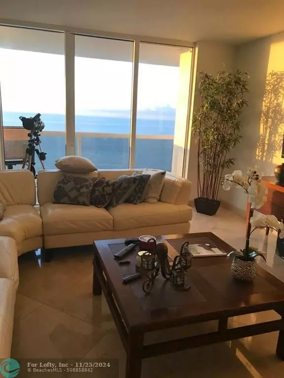 Hallandale Beach, FL 33009,1850 S Ocean Dr  #4202