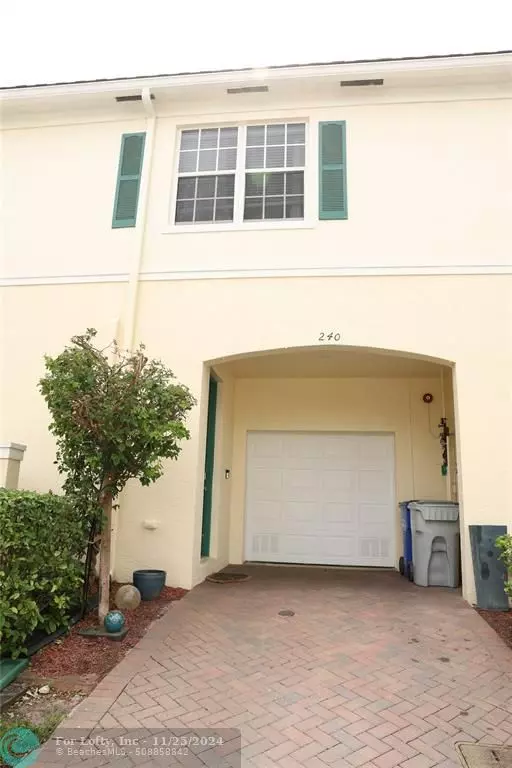 Pompano Beach, FL 33060,240 SW 7th Ct