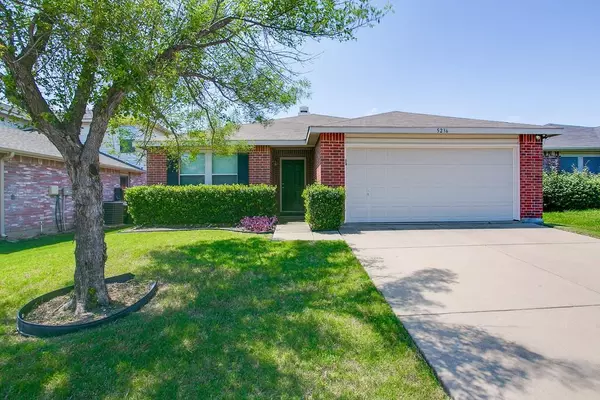 5236 Emmeryville Lane, Fort Worth, TX 76244