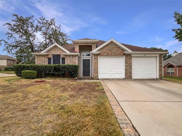 312 Chestnut Drive, Lake Dallas, TX 75065