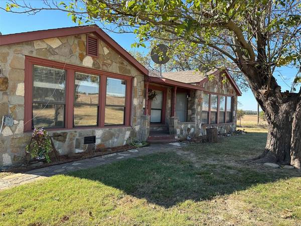 4645 Woodard Avenue, Cleburne, TX 76033