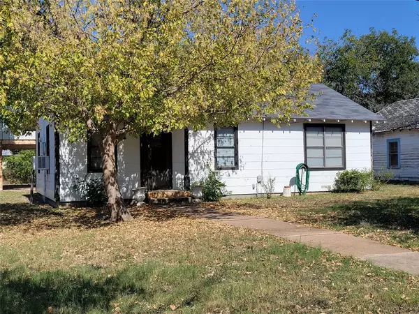 401, 403, 407 South Street, Graham, TX 76450