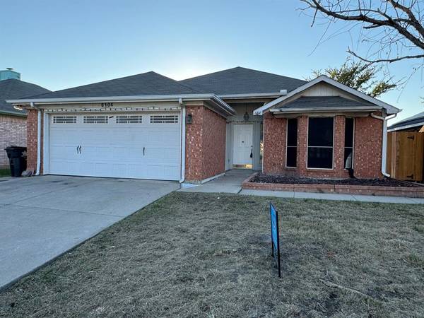 6104 Seese Drive, Arlington, TX 76018