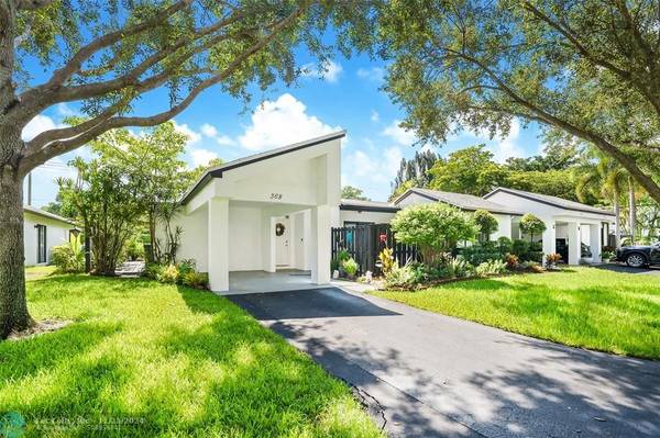 368 Fairway Cir,  Weston,  FL 33326