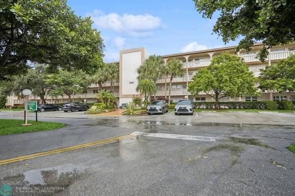 4301 Martinique Circle  #E1, Coconut Creek, FL 33066