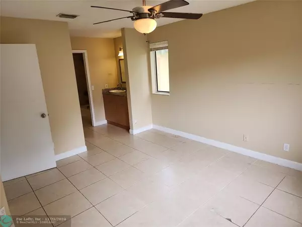 Coral Springs, FL 33071,1104 Coral Club Dr  #1104