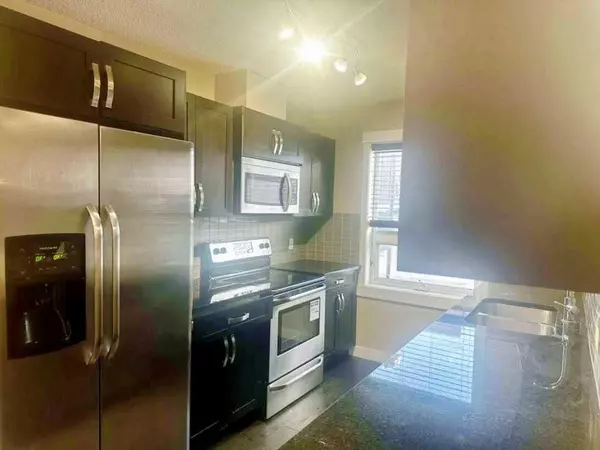 Calgary, AB T3K 0W6,326 Covecreek CIR Northeast