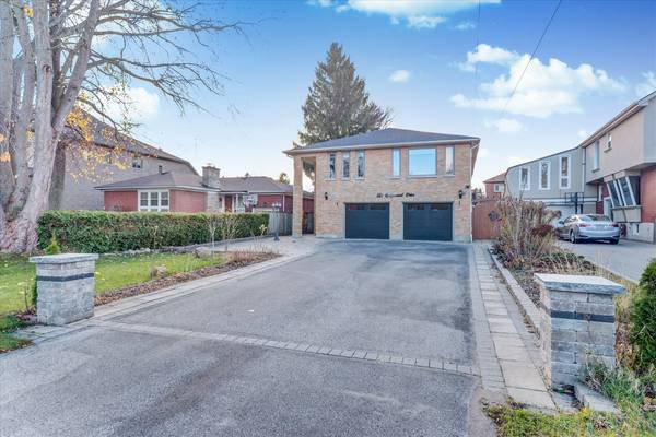 Pickering, ON L1W 2C2,554 Rougemount DR