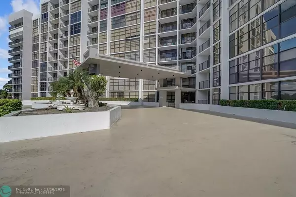 Hallandale Beach, FL 33009,600 Parkview Dr  #531