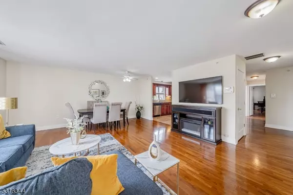 29 E Price St #6, Linden City, NJ 07036