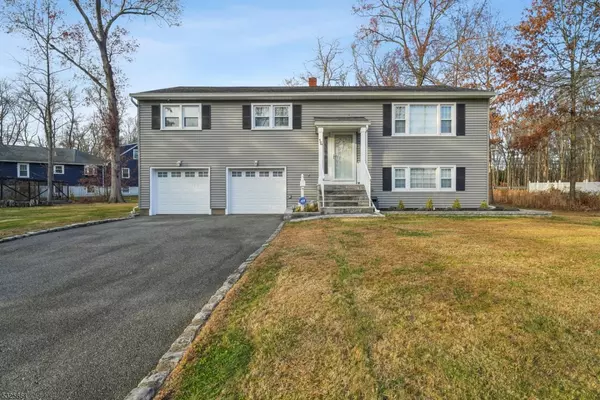 14 Kenneth Ct, Florham Park Boro, NJ 07932