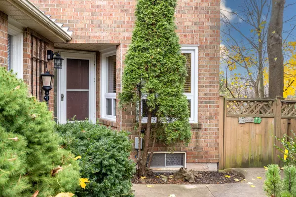 Oakville, ON L6M 1J3,1177 Potters Wheel CRES