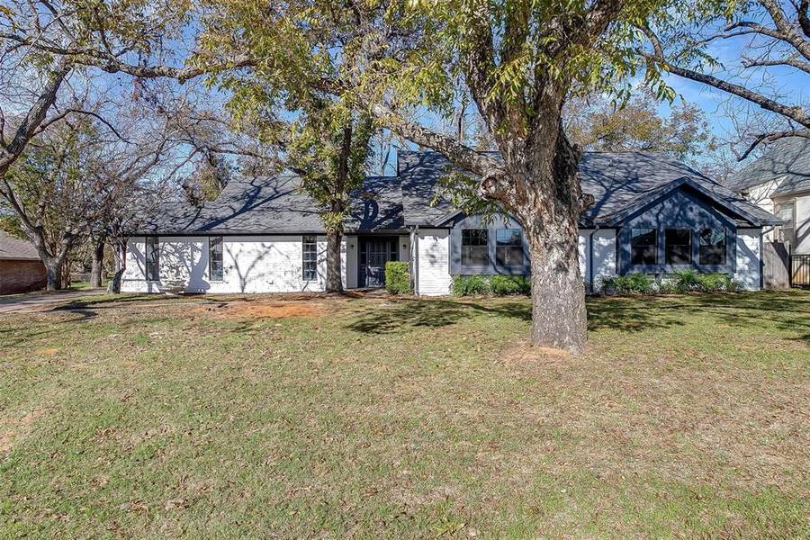 9523 Bellechase Road, Granbury, TX 76049