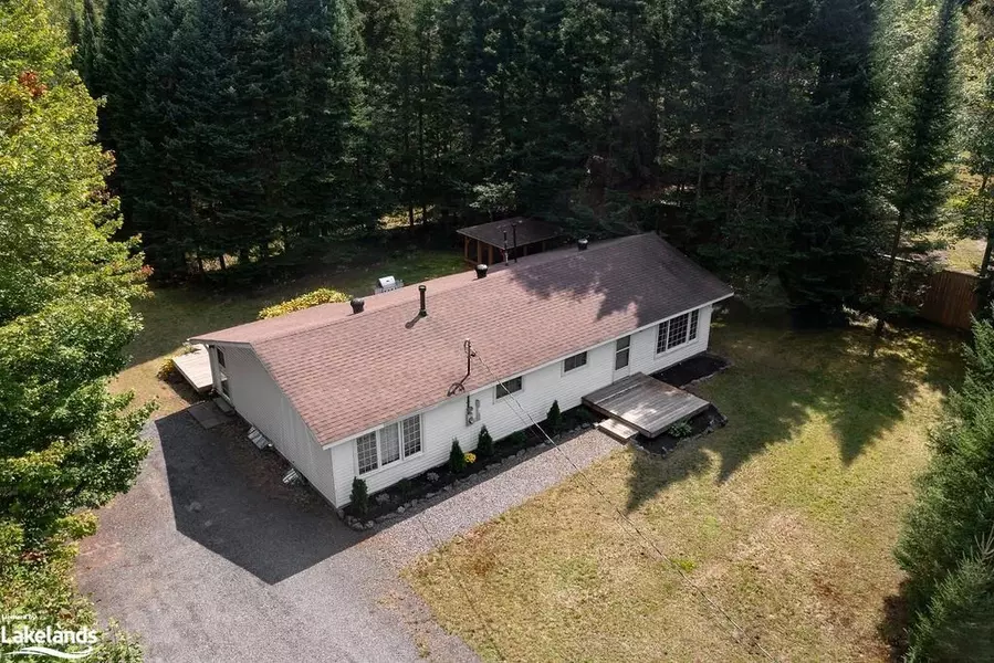 1098 LAWRENCE PIT RD, Muskoka Lakes, ON P0B 1M0