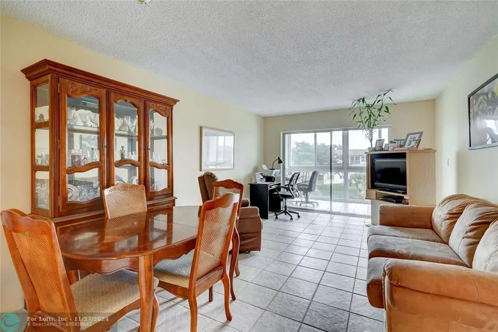 Sunrise, FL 33322,8325 Sunrise Lakes Blvd  #306