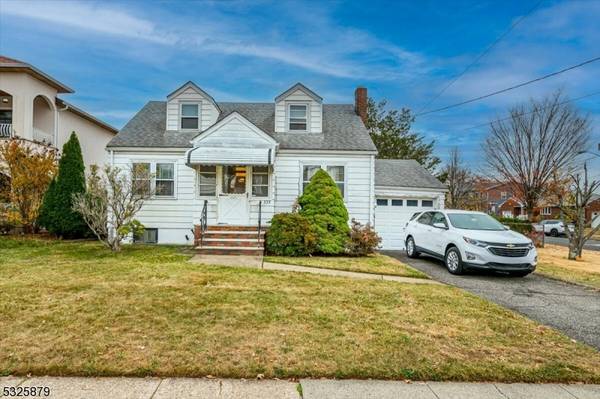 323 Springfield Rd, Linden City, NJ 07036