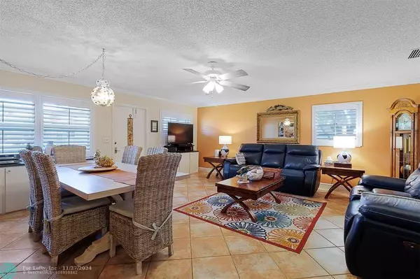 Vero Beach, FL 32962,63 Woodland Drive  #203