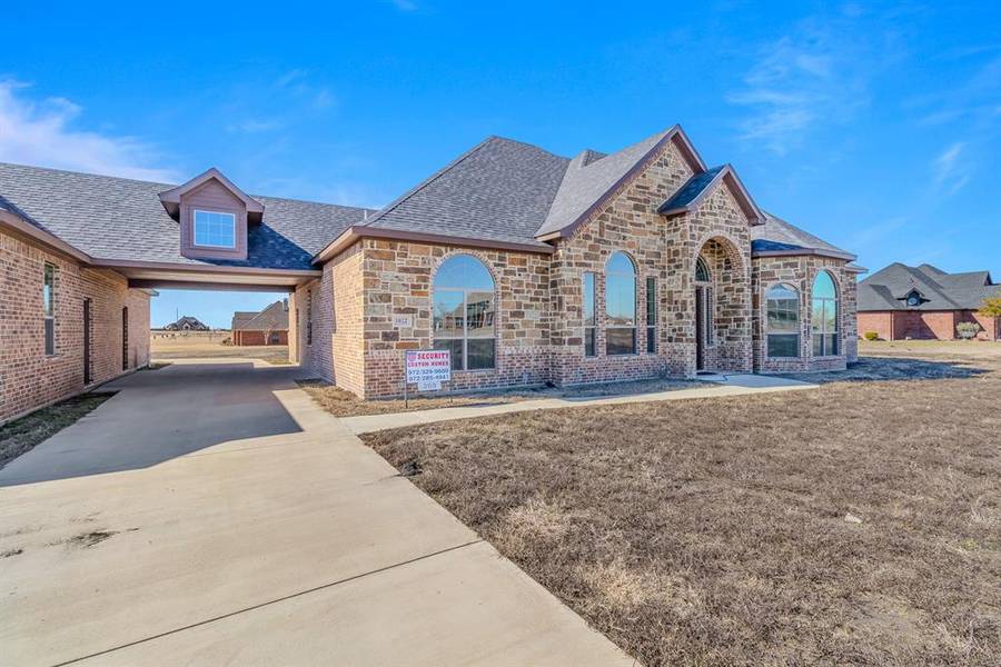 1022 Foolish Pleasure Drive, Terrell, TX 75160