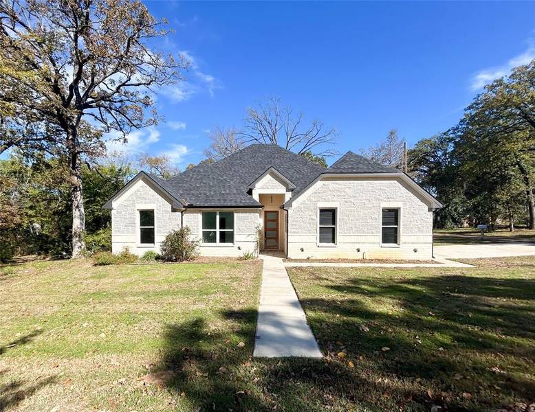 114 Dowdy Lane, Mabank, TX 75156