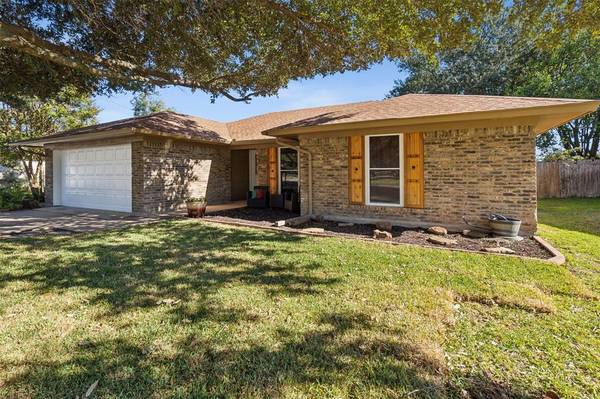 1545 Trammell Drive, Benbrook, TX 76126