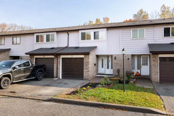 Oshawa, ON L1G 6P7,350 Camelot CT #15