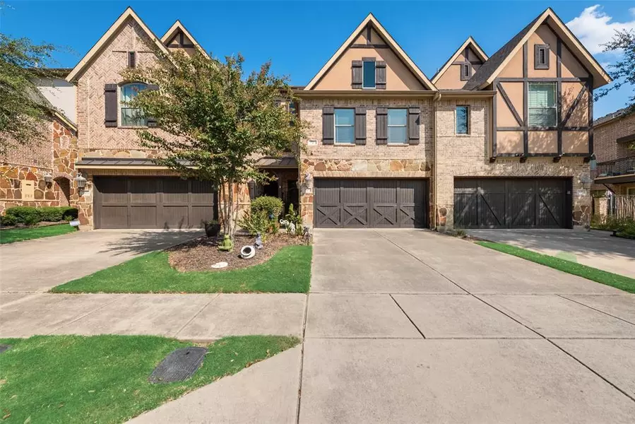 923 Brook Forest Lane, Euless, TX 76039