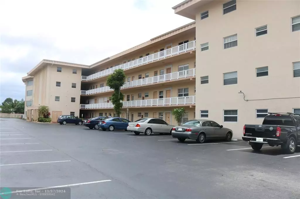 Lauderdale Lakes, FL 33319,4191 NW 41st St  #419