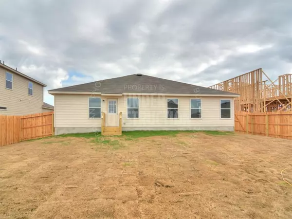 Harrah, OK 73045,21180 River Mist Drive