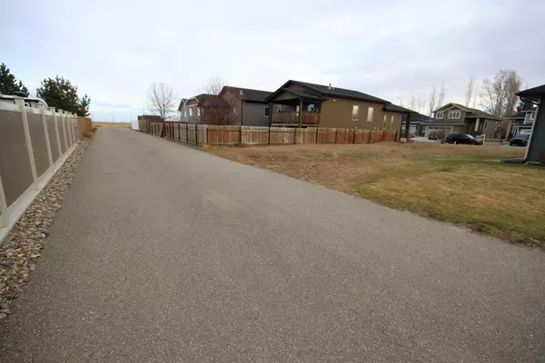 Taber, AB T1G 1M4,6 Prairie Lake Court