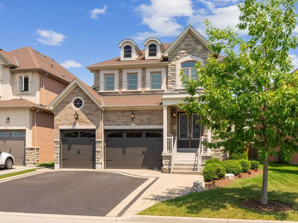 13 Coach CRES, Whitby, ON L1R 0K8