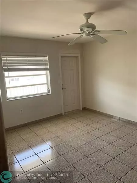 Miami Beach, FL 33139,525 Meridian Ave  #306