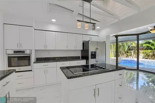 Boca Raton, FL 33487,17404 Spring Tree Ln