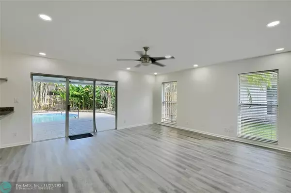 Boca Raton, FL 33487,17404 Spring Tree Ln