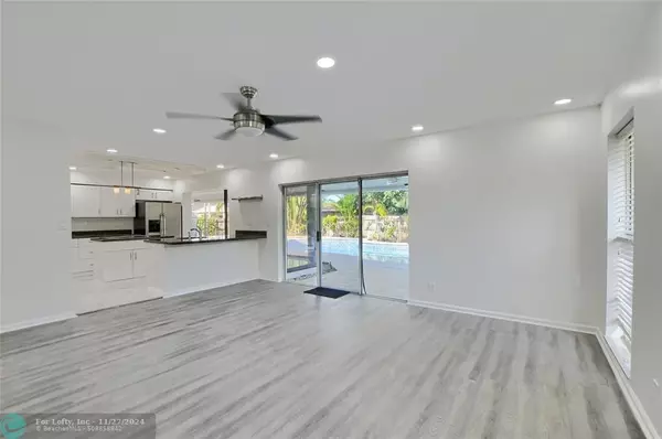 Boca Raton, FL 33487,17404 Spring Tree Ln