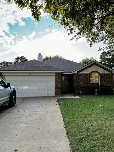 3733 Oak Street, Fort Worth, TX 76040