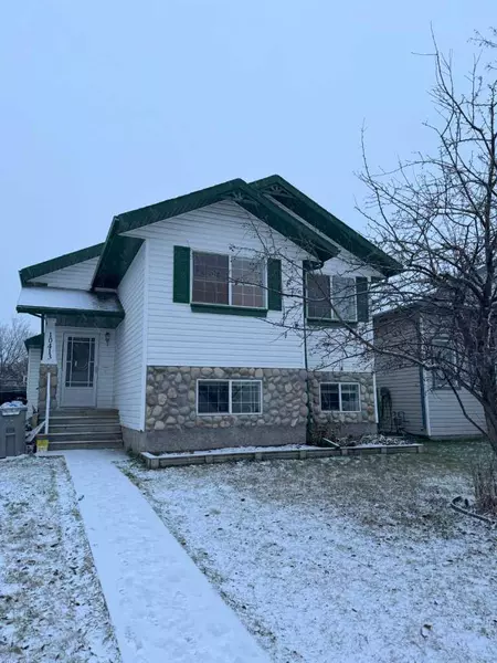 10413 73 AVE, Grande Prairie, AB T8W 2M7