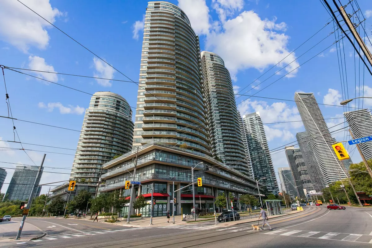 Toronto W06, ON M8V 0B1,2240 Lakeshore BLVD W #1208