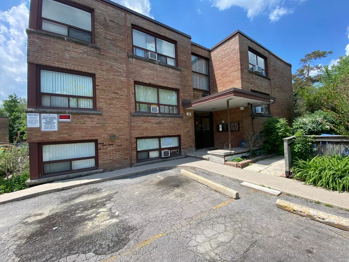 Brampton, ON L6W 2T6,34 Erlesmere AVE #3