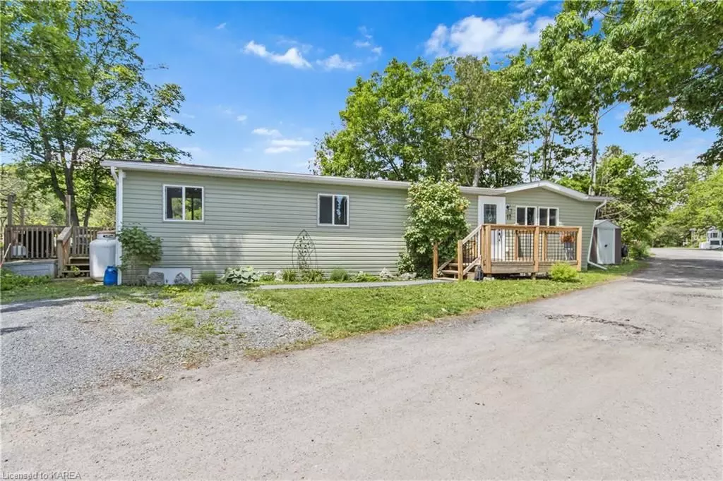 Lennox & Addington, ON K0H 1G0,5569 BATH RD #17